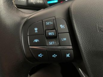 Ford Focus 1.5 EcoBlue Vignale (120 ps) - LED - REVERSE CAM - NAV