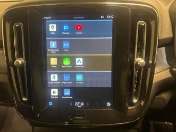 Volvo XC40 Recharge 69kWh Core (231 ps) - 19IN ALLOYS - BLUETOOTH - CRUISE