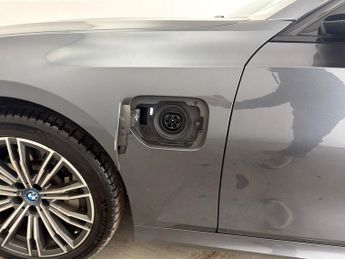 BMW 3 Series 2.0 330e 12kWh M Sport Plug-in (292 ps) - HEATED SEATS - ADAPTIV