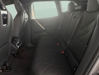 BMW iX 40 76.6kWh M Sport xDrive (11kW Charger) (326 ps) - HK AUDIO
