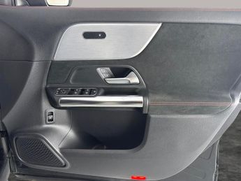 Mercedes-Benz EQA EQA 250 66.5kWh AMG Line (190 ps) - HEATED LEATHER - MIRROR PACK