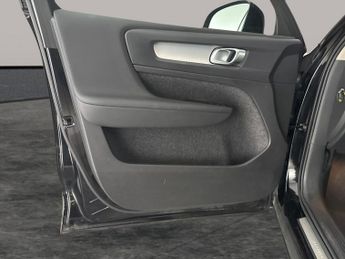Volvo XC40 1.5h T4 Recharge 10.7kWh Core Plug-in (211 ps) - LANE DEPARTURE 