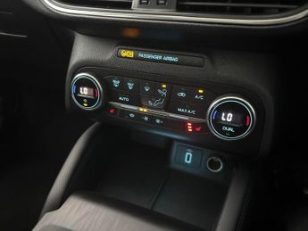 Ford Focus 1.0T EcoBoost Active X (125 ps) - LANE DEPARTURE  - BLUETOOTH - 