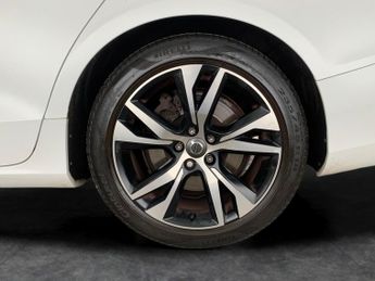 Volvo S60 2.0 T5 R-Design Plus (250 ps) - ADAPT CRUISE - SENSUS SAT NAV