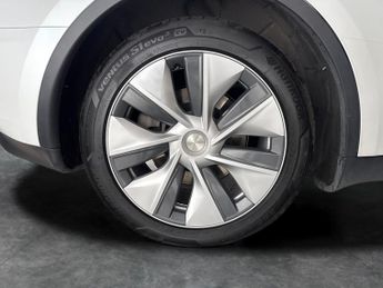 Tesla Model Y SUV RWD (346 ps) - HEATED STEERING - WIFI - BLIND SPOT ASSIST