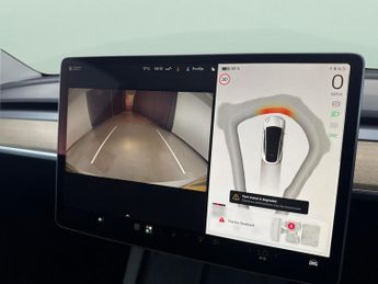 Tesla Model Y SUV RWD (346 ps) - HEATED STEERING - WIFI - BLIND SPOT ASSIST