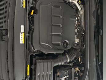 Volkswagen Golf 2.0 TDI GTD DSG (200 ps) - DIGITAL DASH - PADDLE SHIFT - PARK SE