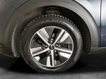 Kia Niro 1.6 GDi 8.9kWh 3 Plug-in DCT (139 bhp) - HEATED WHEEL - APPLE CA