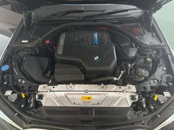 BMW 3 Series 2.0 330e 12kWh M Sport Touring Plug-in (292 ps) - ADAPTIVE LIGHT