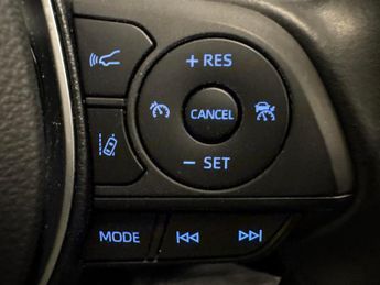 Toyota Corolla 1.8 VVT-h GPF Icon Tech CVT (122 ps) - HEATED SEATS - LANE DEPAR
