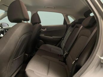 Hyundai Kona 39kWh Premium (10.5kW Charger) (136 ps) - HEATED SEATS - HEATED 