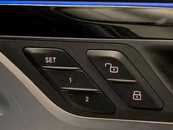 BMW iX3 80kWh Premier Edition (286 ps) - DRIVING ASSISTANT - PARK ASSIST
