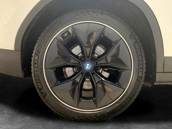 BMW iX3 80kWh Premier Edition Pro (286 ps) - HUD - PARK ASSIST - HK AUDI