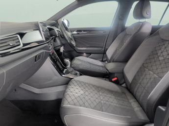 Volkswagen T-Roc 1.5 TSI R-Line DSG (150 ps) - LED - NAV - HEATED SEATS