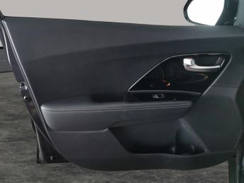 Kia Niro 1.6 GDi 8.9kWh 3 Plug-in DCT (139 bhp) - HEATED WHEEL - APPLE CA