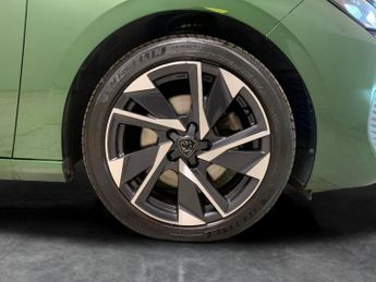 Peugeot 308 1.5 BlueHDi Allure Premium EAT (130 ps) - NAV - LANE DEPARTURE  