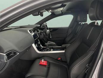 Jaguar XE 2.0 P250i R-Dynamic Black (250 ps) - NAV - LANE DEPARTURE  - WIF