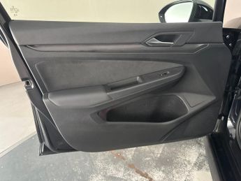 Volkswagen Golf 2.0 TDI GTD DSG (200 ps) - DIGITAL DASH - PADDLE SHIFT - PARK SE