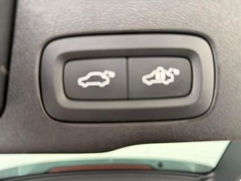 Volvo XC60 2.0 B5 MHEV Plus AWD (250 ps) - CARPLAY - HK AUDIO - KEYLESS ENT