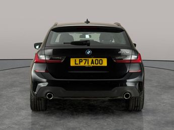 BMW 3 Series 2.0 330e 12kWh M Sport Touring Plug-in (292 ps) - ADAPTIVE LIGHT