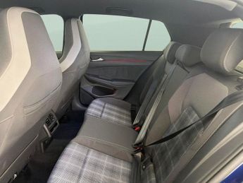 Volkswagen Golf 2.0 TDI GTD DSG (200 ps) - PADDLE SHIFT - SPORTS SEATS - PRIVACY