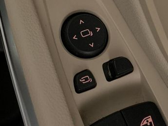 BMW 3 Series 2.0 318d MHT Sport Touring (150 ps) - ADAPTIVE LIGHTS - ACOUSTIC