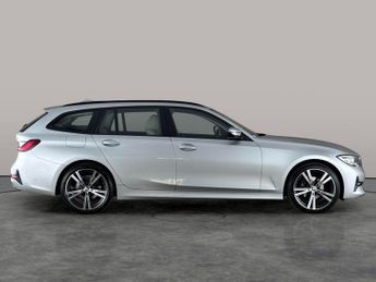 BMW 3 Series 2.0 318d MHT Sport Touring (150 ps) - ADAPTIVE LIGHTS - ACOUSTIC
