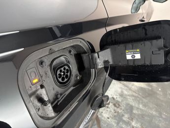 Hyundai Tucson 1.6 T-GDi 13.8kWh Premium Plug-in 4WD (265 ps) - NAV - HEATED ST