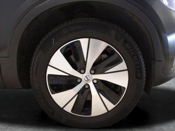 Volvo XC40 1.5h T4 Recharge 10.7kWh Plus Plug-in (211 ps) - KEYLESS ENTRY