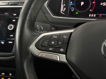 Volkswagen Tiguan 2.0 TDI Elegance DSG (150 ps) - SD CARD MEDIA INPUT - CLIMATE CO