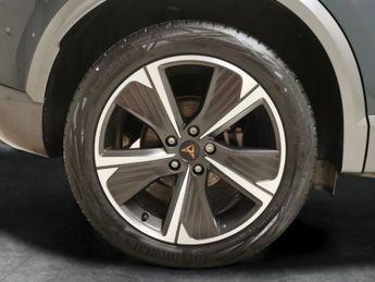 Cupra Formentor 1.4 eHybrid 12.8kWh V1 Plug-in DSG (204 ps) - KEYLESS ENTRY - LE