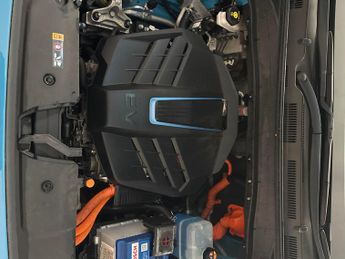Hyundai Kona 64kWh Premium (10.5kW Charger) (204 ps) - HEATED SEATS - HEATED 