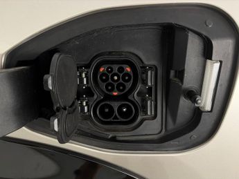 Nissan Ariya 87kWh Evolve 22kW Charger (242 ps) - BOSE - 360 CAM - LED