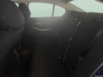 BMW 3 Series 2.0 330e 12kWh SE Pro Plug-in (292 ps) - PERFORMANCE CONTROL