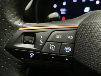 Cupra Formentor 1.4 eHybrid 12.8kWh V1 Plug-in DSG (204 ps) - KEYLESS ENTRY - LE