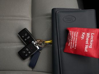 Land Rover Range Rover Evoque 2.0 D180 First Edition 4WD (180 ps) - PARK ASSIST - LED - MERIDI