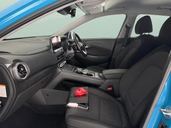 Hyundai Kona 64kWh Premium (10.5kW Charger) (204 ps) - HEATED SEATS - HEATED 