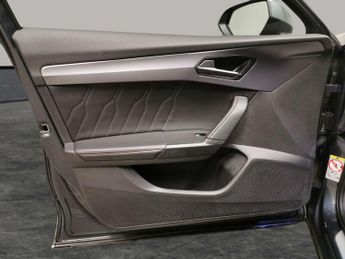 Cupra Formentor 1.4 eHybrid 12.8kWh V1 Plug-in DSG (204 ps) - KEYLESS ENTRY - LE
