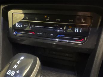Volkswagen Tiguan 1.4 TSI 13kWh R-Line Plug-in DSG (245 ps) - ADAPTIVE CRUISE - PA