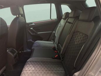 Volkswagen Tiguan 1.4 TSI 13kWh R-Line Plug-in DSG (245 ps) - ADAPTIVE CRUISE - PA