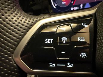 Volkswagen Golf 2.0 TDI GTD DSG (200 ps) - HEATED STEERING - BLIND SPOT ASSIST -