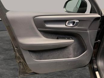 Volvo XC40 Recharge Twin 78kWh Plus AWD (408 ps) - HEATED STEERING - DRIVER