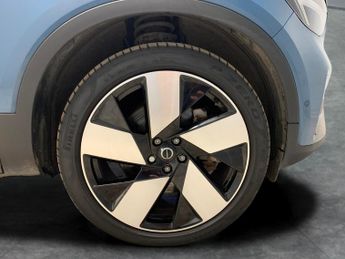 Volvo XC40 Recharge Twin 78kWh Ultimate AWD (408 ps) - SURROUND VIEW - PARK