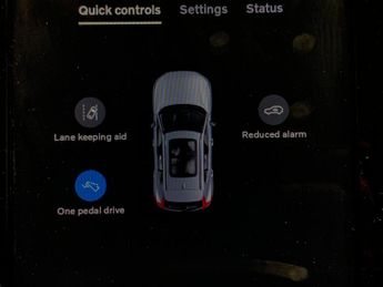 Volvo XC40 Recharge Twin 78kWh Plus AWD (408 ps) - HEATED STEERING - DRIVER