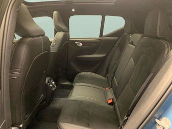 Volvo XC40 Recharge Twin 78kWh Ultimate AWD (408 ps) - SURROUND VIEW - PARK