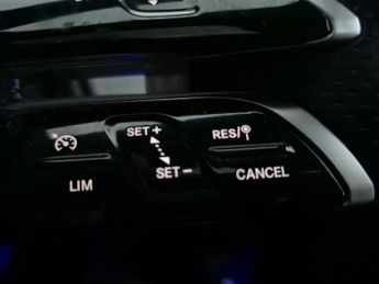Mercedes-Benz EQE EQE 300 89kWh AMG Line (245 ps) - ADAPT CRUISE - ACTIVE LANE ASS