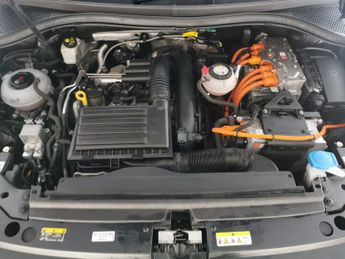 Volkswagen Tiguan 1.4 TSI 13kWh R-Line Plug-in DSG (245 ps) - KEYLESS ENTRY - PARK