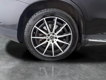 Mercedes-Benz EQC EQC 400 80kWh AMG Line 4MATIC (408 ps) - HEATED LEATHER - COMFOR