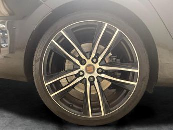 Seat Leon 2.0 TSI Cupra 300 ST DSG 7 Spd 4Drive (300 ps) - PADDLE SHIFT