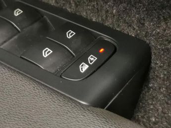 Volvo C40 Twin Recharge 82kWh Core AWD (408 ps) - PARK ASSIST - LED - LANE